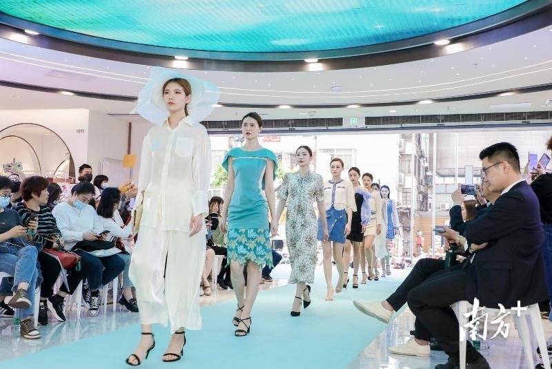 广州市商务局局长洪谦：加快建成具有全球影响力美誉度的国际消费中心城市｜南方观察·权威访谈