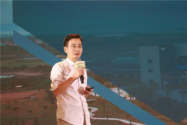 片仔癀化妆品在海南三亚举办2021全国零售商峰会