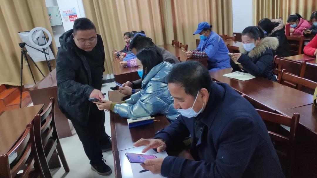 黄州区“千人直播助农团”禹王街道分团工作推进及技能培训成功举办