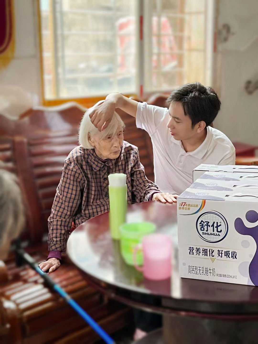 “心系桑榆晚,情暖夕阳红”—蓓拉芙敬老院公益行